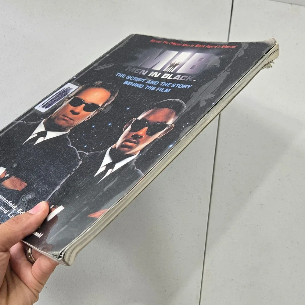 Men In Black The Script and the Story Behind the Film MIB Movie Companion Book